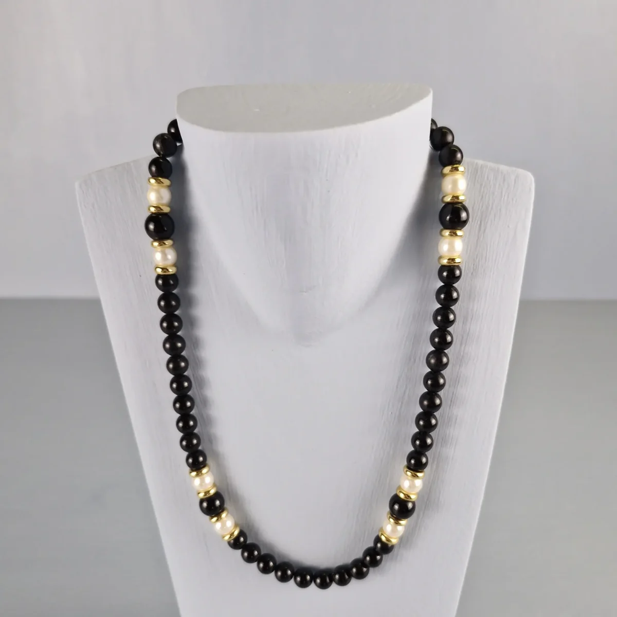 Black & Pearl Necklace