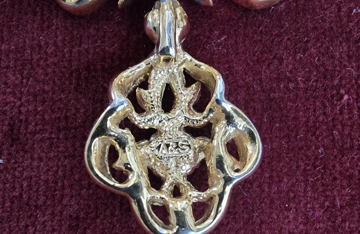 Attwood and Sawyer Vintage Brooch c 1970s - Image 4